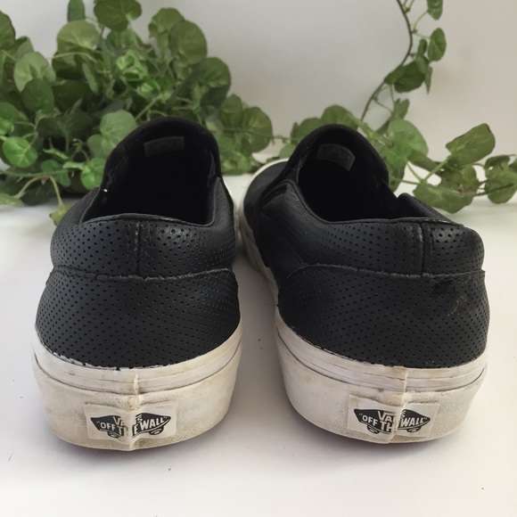 Vans size 9.5 women’s black and white flats - Picture 4 of 10